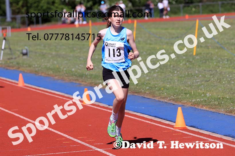 Girls under-13s 800 metres, 2025 North Eastern Track and Field Champs., Shildon, County Durham. Photo: David T. Hewitson/Sports for All Pics